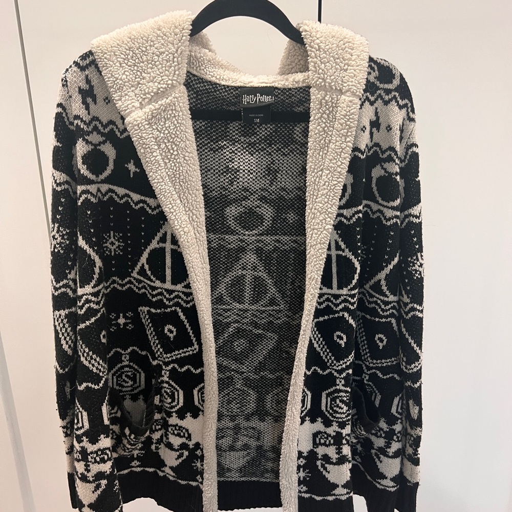 Warner Bros. Harry Potter Black and White Knit Sweater